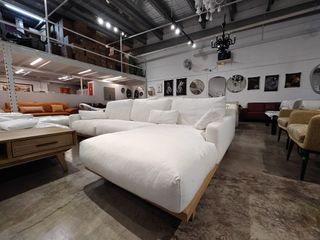 (Category: ) located in . Submitted by thefurnitureoutletsg (Listing ID 1367007810, Image 1). Description: .