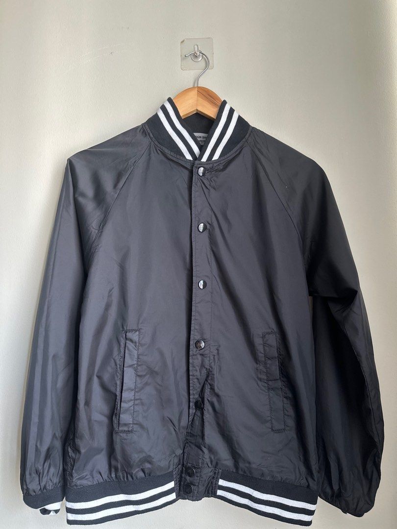 CDG Commes Des GarCons (Category: Coats, Jackets and Outerwear) located in Mandaluyong City. Submitted by carldiem (Listing ID 1366976126, Image 3). Description: CDG Jacket Almost Brandnew.