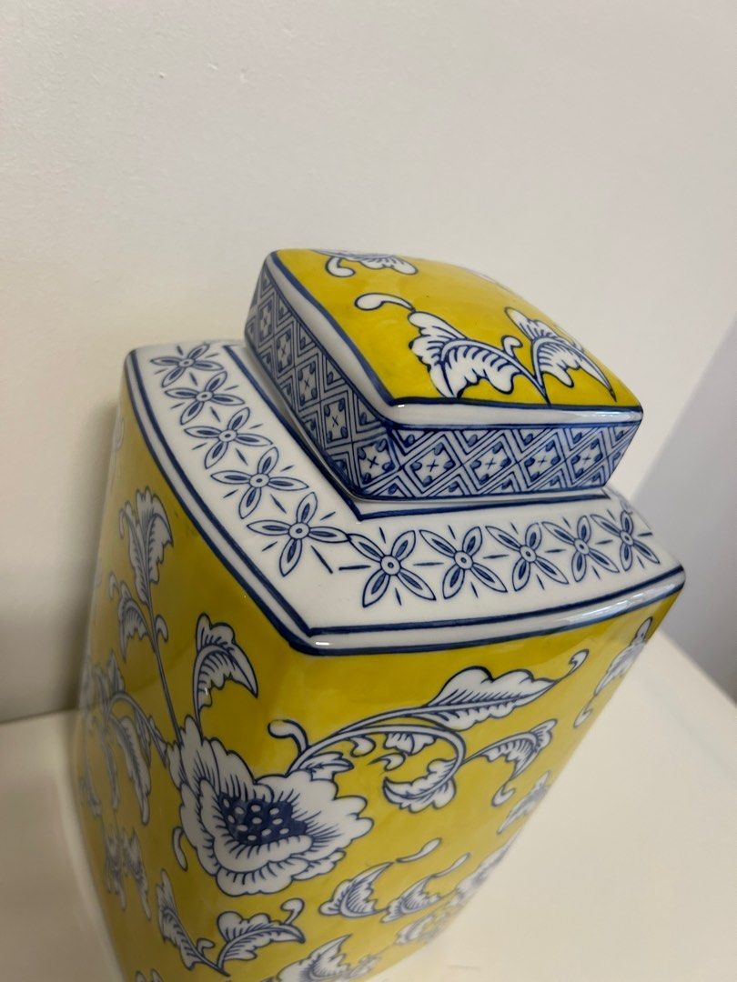 Ceramic yellow painted ginger jar65074871161729112