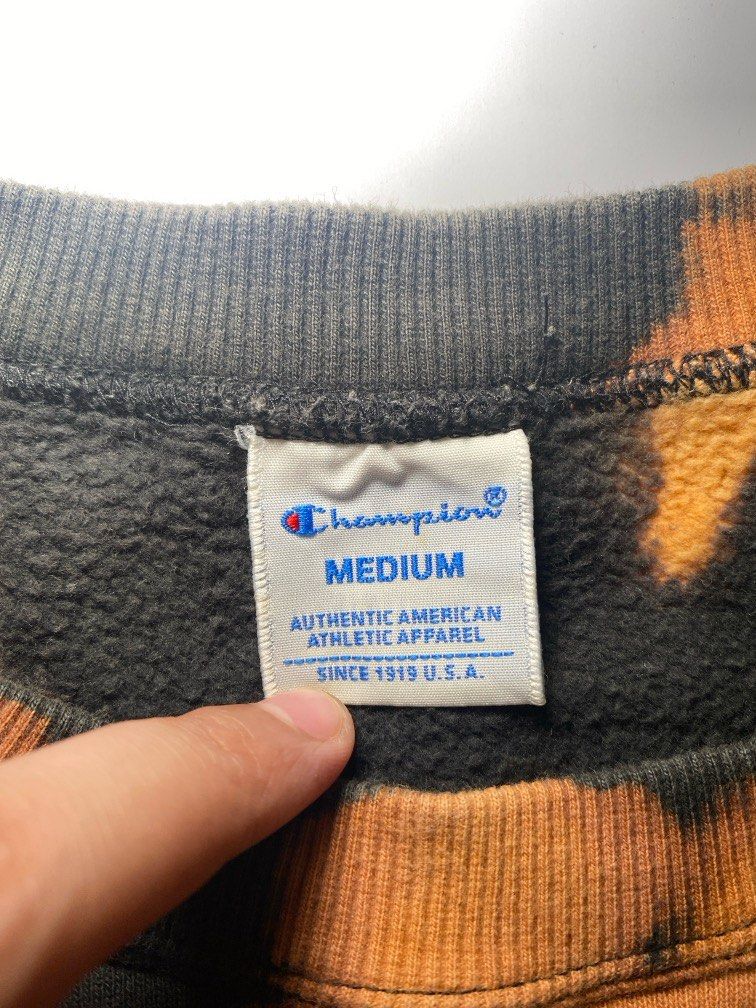 Champion Sweater (Category: Coats, Jackets and Outerwear) located in Caloocan City. Submitted by _mitsuki (Listing ID 1366986288, Image 3). Description: Champion Sweater - Medium The Champion logo at the left arm banda is faded. Check last photo. .