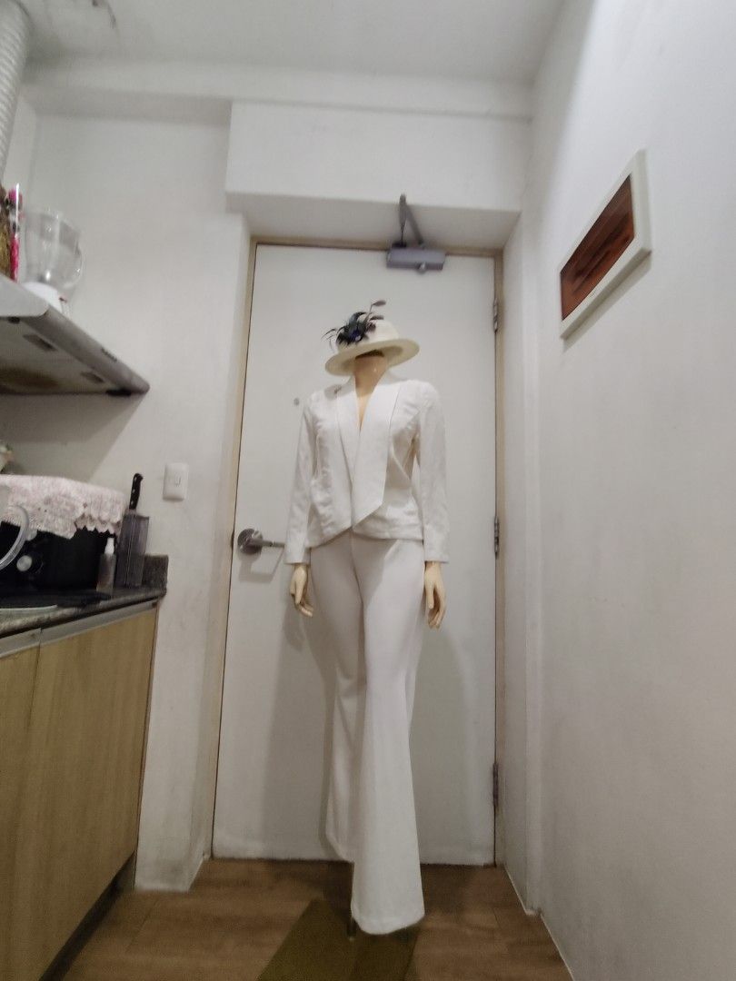 Civil wedding blazer Pants Set White (Category: Sets or Coordinates) located in Manila. Submitted by deleonhann57311 (Listing ID 1367077590, Image 2). Description: se medium to large.