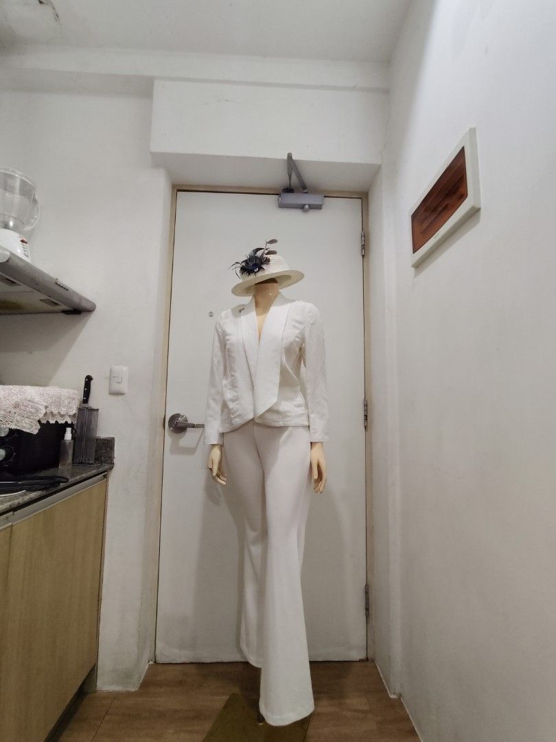 Civil wedding blazer Pants Set White (Category: Sets or Coordinates) located in Manila. Submitted by deleonhann57311 (Listing ID 1367077590, Image 1). Description: se medium to large.