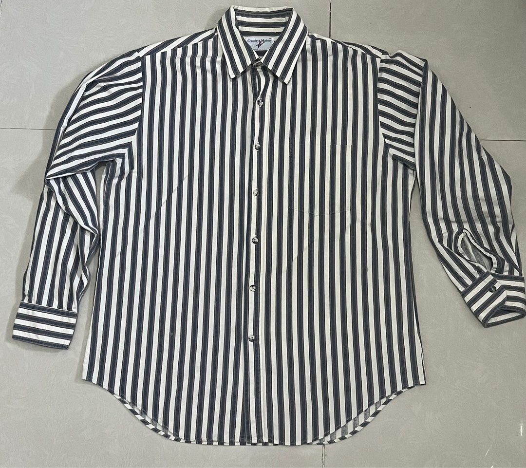 Country Matters Men Button Up Long Sleeves Medium (Category: Formal Shirts) located in Muntinlupa City. Submitted by fixinplum (Listing ID 1367024781, Image 1). Description: Country Matters Men Button Up Long Sleeves Medium 28 Length 21 Width.