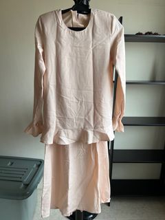 (Category: ) located in . Submitted by preloved_ae (Listing ID 1366933564, Image 1). Description: .