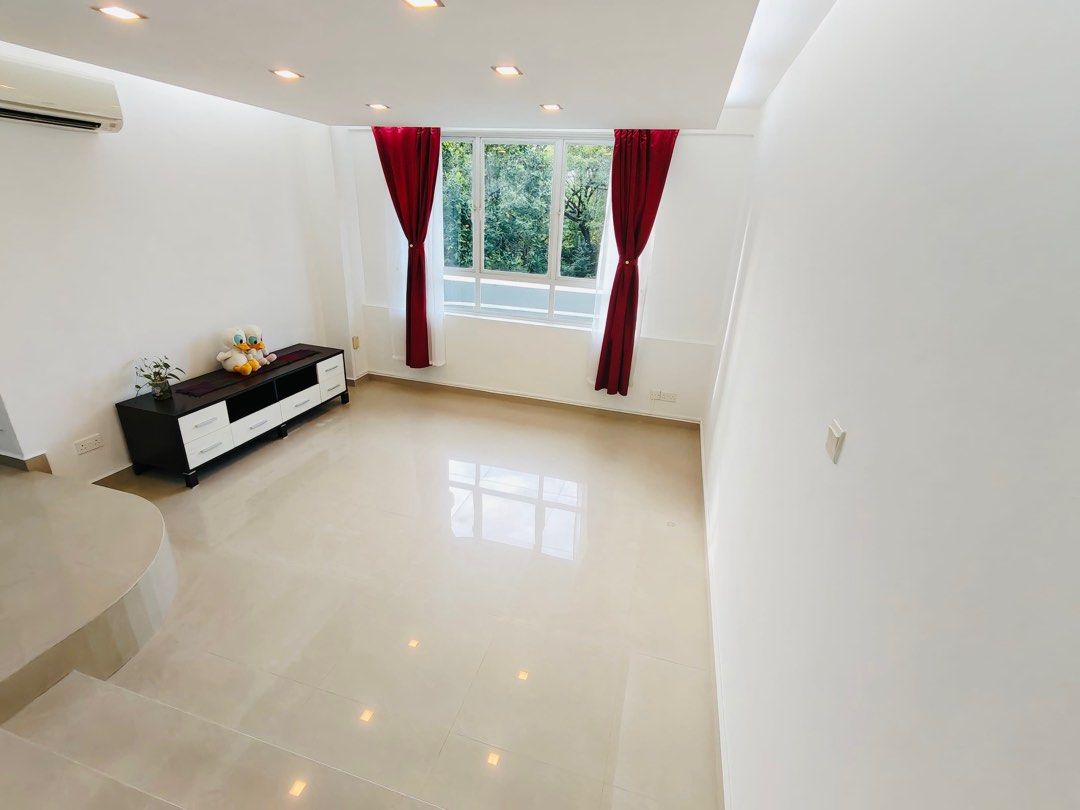 Escada View | District 14 Freehold Landed Enclave 3 Bed 3 Bath Unit With Yard Area!62863113876482111