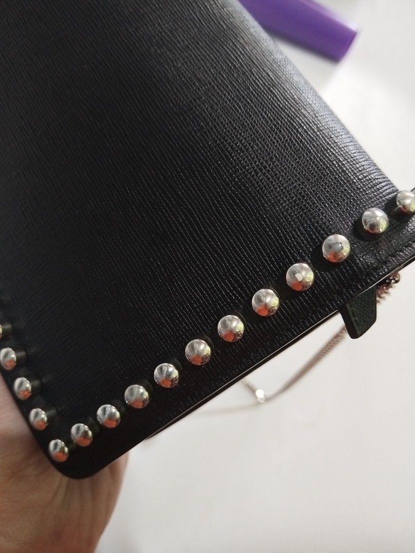 fendi karlito (Category: Luxury Bags & Wallets) located in Lemery. Submitted by venus23 (Listing ID 1366923255, Image 3). Description: authentic.