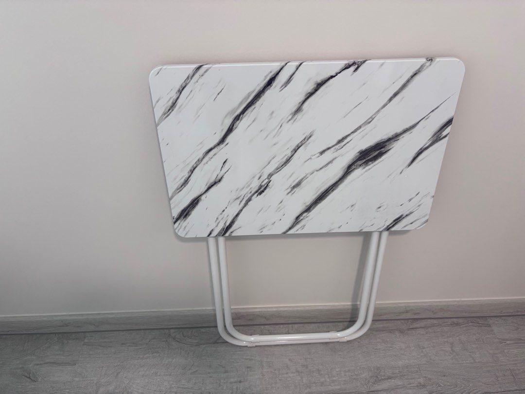 Foldable Table (Category: Tables & Sets) located in Singapore. Submitted by bunbonambo (Listing ID 1367023644, Image 2). Description: .
