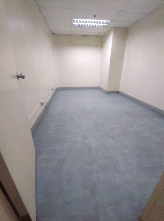 Ground Floor Commercial Space for lease (Category: Commercial) located in Manila. Submitted by p24_kchangrealty (Listing ID 1120820670, Image 3). Description: G/F Commercial Space for Lease with high vehicular traffic. Location: Del Monte Ave. Quezon City For area: 181.70m² Electricity: with own meter Fixed CUSA: Php. 10/sqm (Vat exclusive) Parking: 3,500/slot (2parking slot providion) With elevators Individually metered electrical utility G/F Se