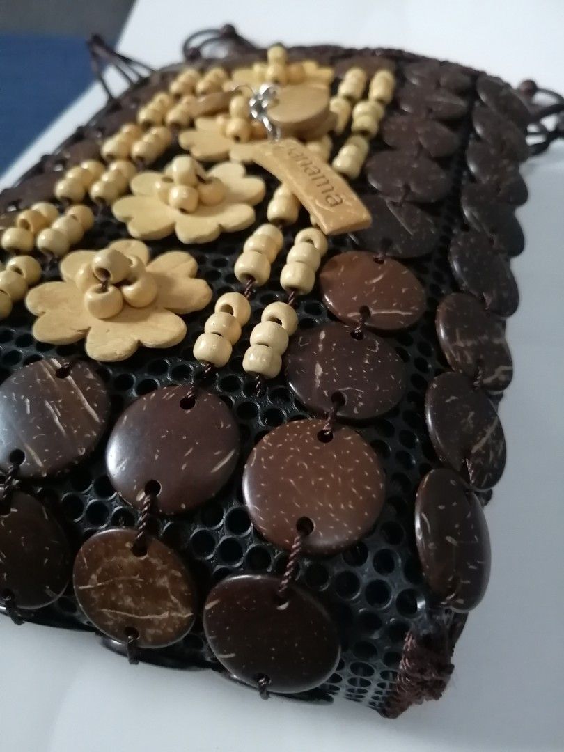 Handmade Coconut Shell Crossbody Purse from Panama (Category: Luxury Bags & Wallets) located in Malabon City. Submitted by bebearlove (Listing ID 1366943733, Image 3). Description: Handmade Coconut Shell Crossbody Purse from Panama.
