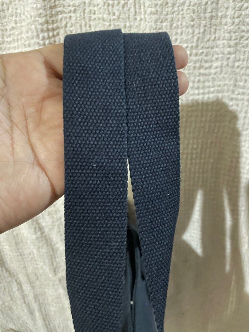 HAZZYS Tote Bag (Category: Luxury Bags & Wallets) located in Iligan City. Submitted by ileganteph (Listing ID 1367040310, Image 3). Description: Very Good Condition No flaws With Etikita.