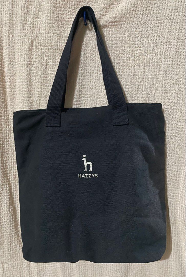 HAZZYS Tote Bag (Category: Luxury Bags & Wallets) located in Iligan City. Submitted by ileganteph (Listing ID 1367040310, Image 2). Description: Very Good Condition No flaws With Etikita.