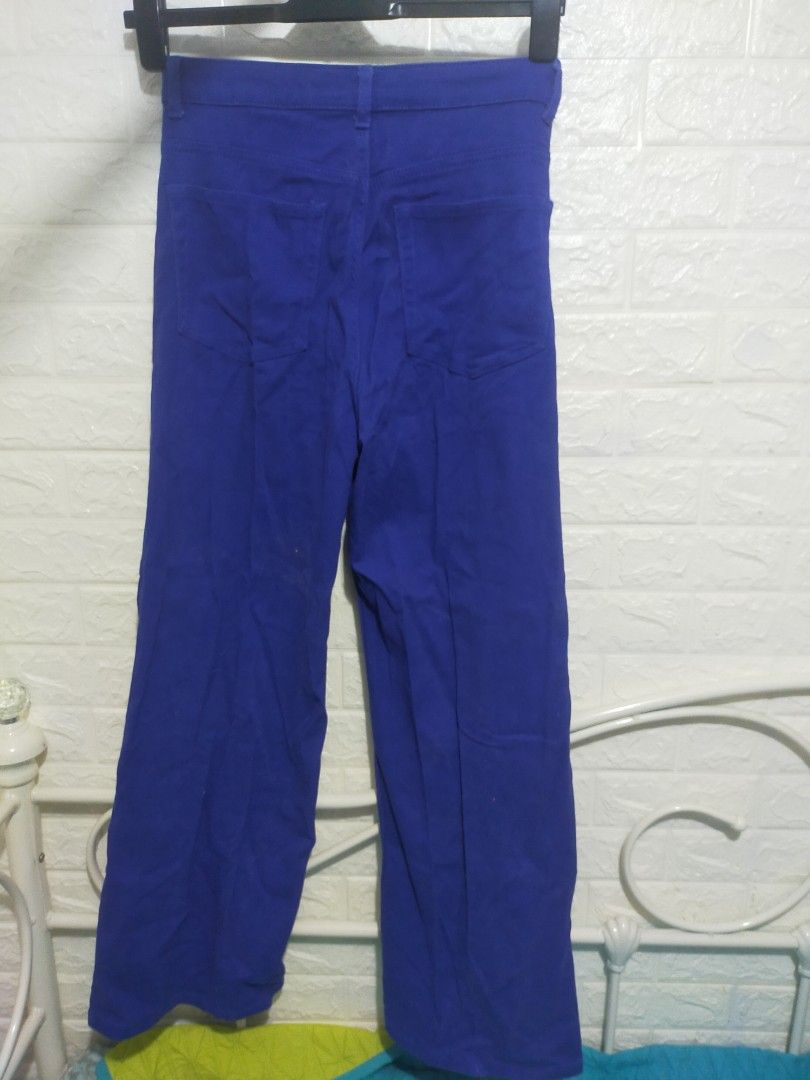 H&M Blue Jeans (Category: Jeans) located in Quezon City. Submitted by gzerimar (Listing ID 1367034010, Image 2). Description: .