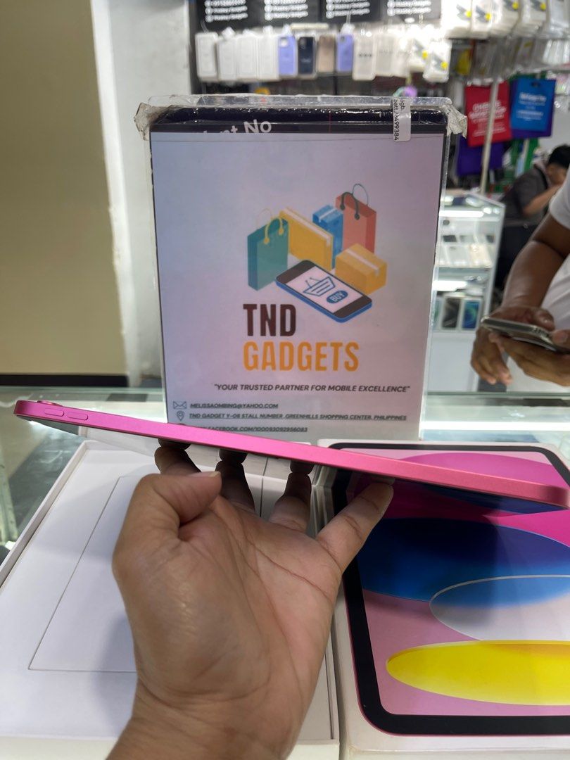 IPad 10th gen 256gb (Category: iPad) located in Pasig City. Submitted by melissaomb01623 (Listing ID 1367001676, Image 3). Description: IPad 10th gen 256gb wifi good as new complete with box 💯smooth 📌pick up store in greenhills shopping center 📌we do cod in metro manila and near provinces just add sf only 📌we ship nationwide via LBC 📌we accept swap/trade in 📌we accept credit card installment 📌we accept ggives 📌we accept spaylater 📌for fa