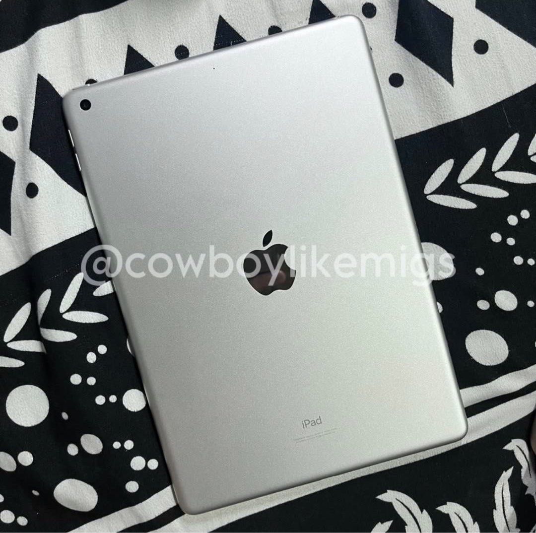Ipad 9th Generation (Category: iPad) located in Pasig City. Submitted by cowboylikemigs (Listing ID 1366943824, Image 2). Description: Ipad 9th Generation - 64gb (Silver) Php 13,000 (12,000 payo) — comes with orig box (box, apple stickers, manual, and apple cord) — used for netflix & reviewing only — device is in pristine condition — can arrange meetups, preferably near or within Choice Market Ortigas, SM East Ortigas, Eastwood, or UPTC — rfs: up
