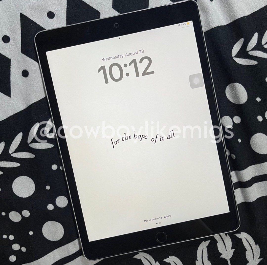 Ipad 9th Generation (Category: iPad) located in Pasig City. Submitted by cowboylikemigs (Listing ID 1366943824, Image 1). Description: Ipad 9th Generation - 64gb (Silver) Php 13,000 (12,000 payo) — comes with orig box (box, apple stickers, manual, and apple cord) — used for netflix & reviewing only — device is in pristine condition — can arrange meetups, preferably near or within Choice Market Ortigas, SM East Ortigas, Eastwood, or UPTC — rfs: up