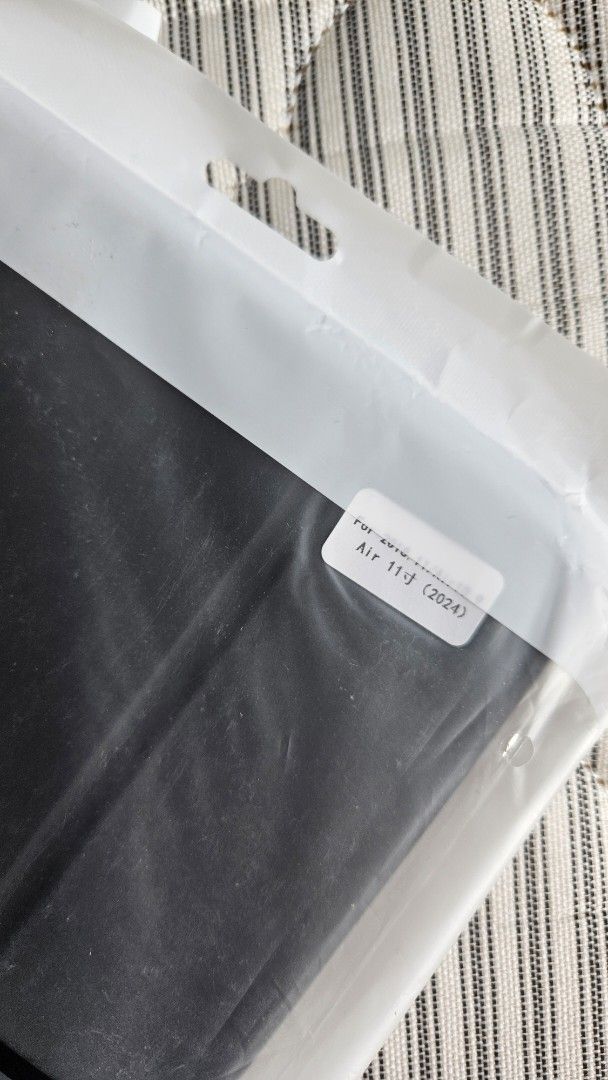 Ipad Air 11 Case (Category: iPad) located in Quezon City. Submitted by kelvinjohn26 (Listing ID 1366912206, Image 3). Description: take all 500 Brandnew lahat Ipad Air 11 Tablet case.