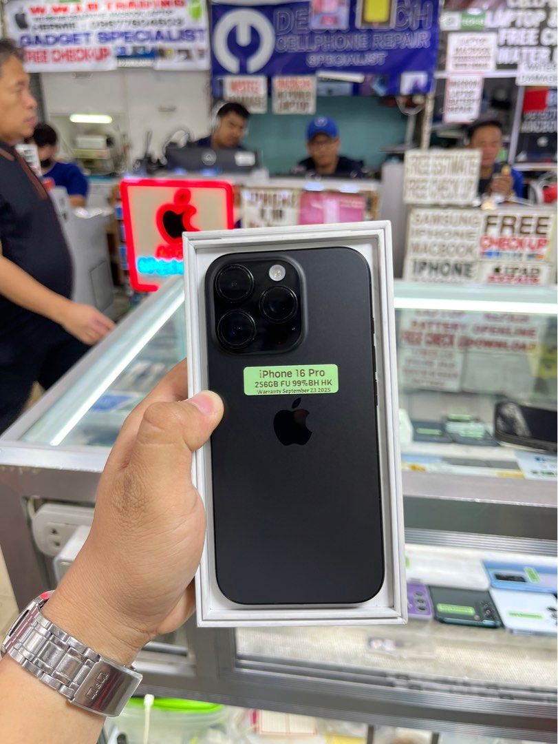 IPHONE 16 PRO 256GB 99BH HK VARIANT OPENLINE NO ISSUE (Category: iPhone 16 Series) located in Manila. Submitted by mrkim_gadget (Listing ID 1366926339, Image 1). Description: Onhand| IPHONE 16 PRO •256GB •Openline Dual sim •99% Smooth •Never been Repaired •No Hidden Issues •Can Reset Anytime •Test to Sawa •NOT Refurb •Unli 3utools INCLUSION CLEAR CASE CHARGER TEMPERD •Mode of payment •Cash •Gcash •Bank Transfer INSTALLMENT AVAILABLE SPAY LATER GG