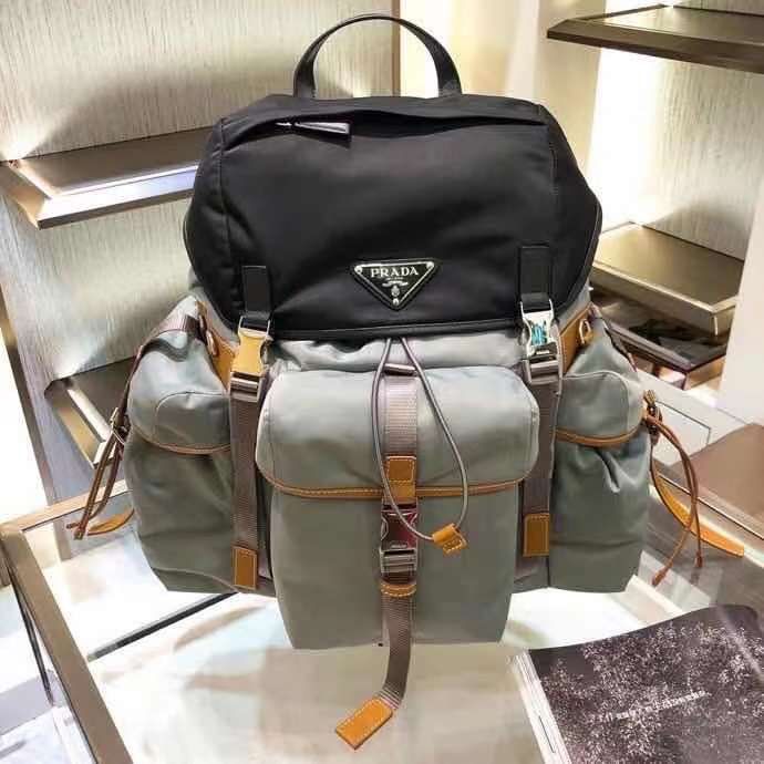 Logo plaque backpack for men (Category: Backpacks) located in Paranaque City. Submitted by kgmgiftedph20 (Listing ID 1366988604, Image 1). Description: .