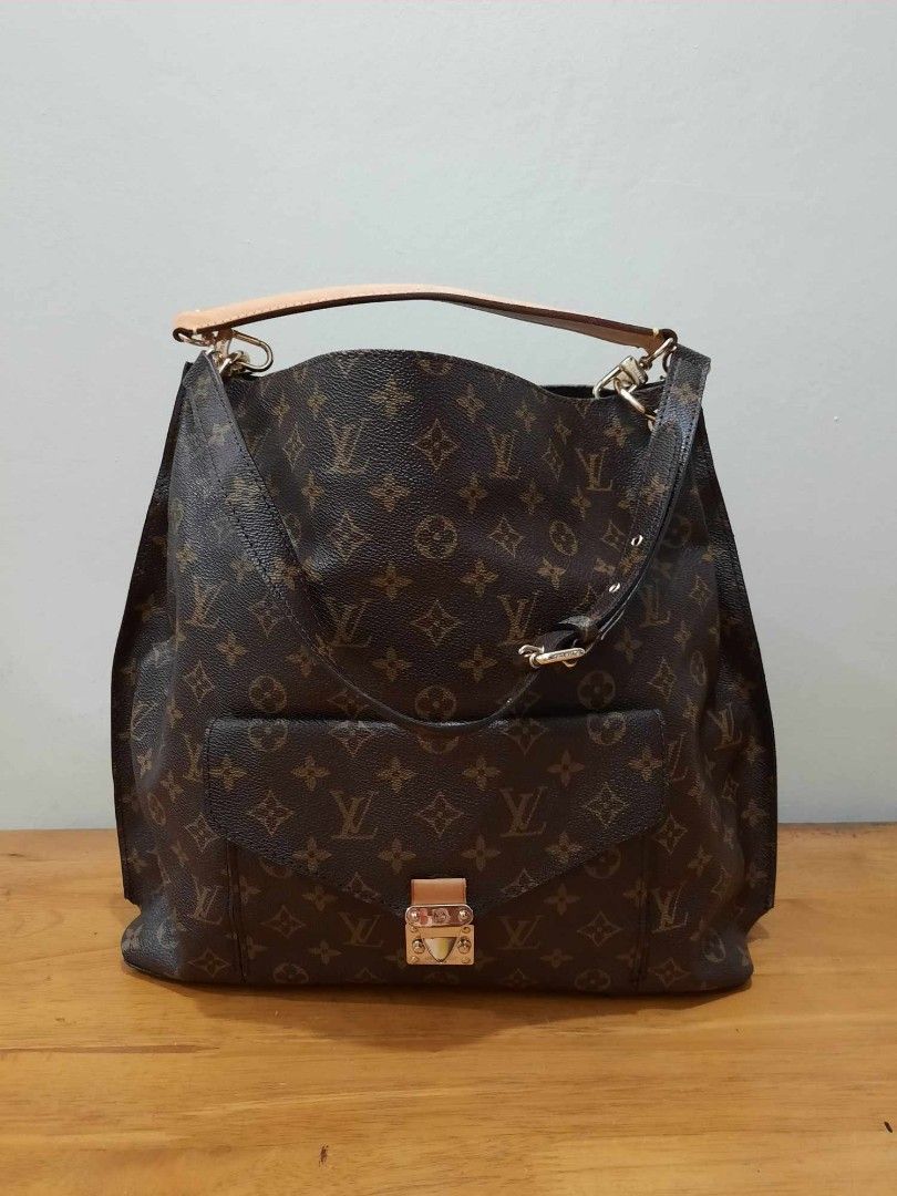 LV METIS HOBO BAG (Category: Luxury Bags & Wallets) located in Valenzuela. Submitted by one.touch (Listing ID 1367095839, Image 2). Description: LV METIS HOBO BAG Php 3,500 📌CODED (Searchable) 📌2 way Hobo Bag 📌Monogram body 📌Goldtoned Hardware 📌Gamosa Lining 📌Size 12x14x4.5 inches 📌Pristine condition (almost new) 🚫No COD 📌Payment First 📌Shipping fee shouldered by buyer. 📍Location: Valenzuela City 📌Courier: J&T, LBC, LALAMOVE.