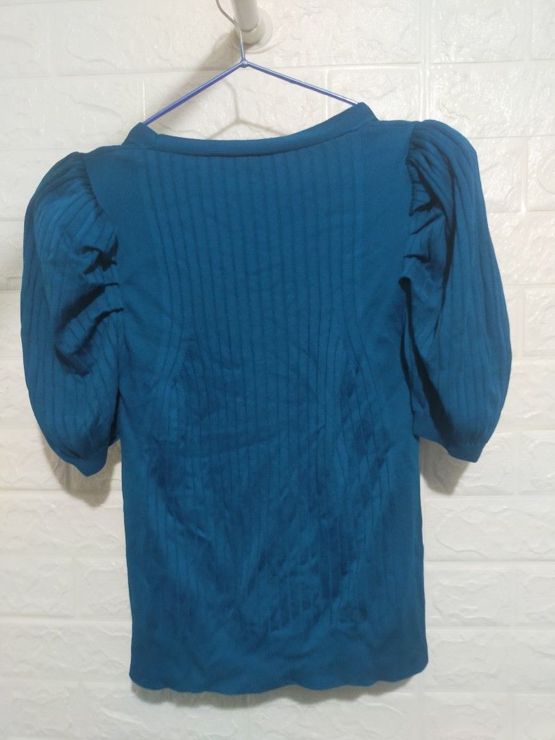 Mango Blue Puff Sleeves Top (Category: Blouses) located in Quezon City. Submitted by gzerimar (Listing ID 1367035696, Image 2). Description: .