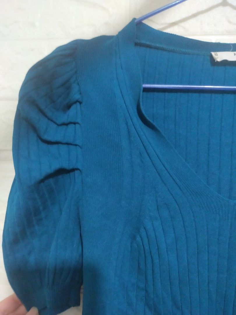 Mango Blue Puff Sleeves Top (Category: Blouses) located in Quezon City. Submitted by gzerimar (Listing ID 1367035696, Image 3). Description: .