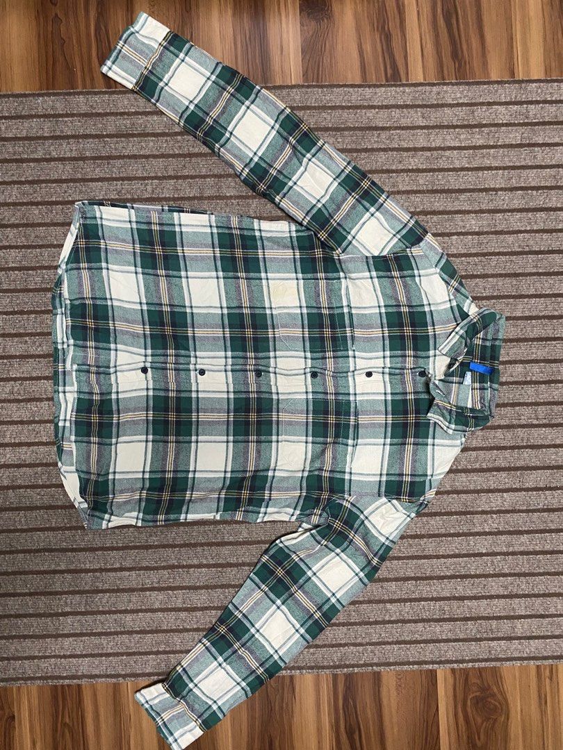 NAUTICA L FLANNEL (Category: Tshirts & Polo Shirts ) located in Marikina City. Submitted by _nathan7 (Listing ID 1367033030, Image 2). Description: .