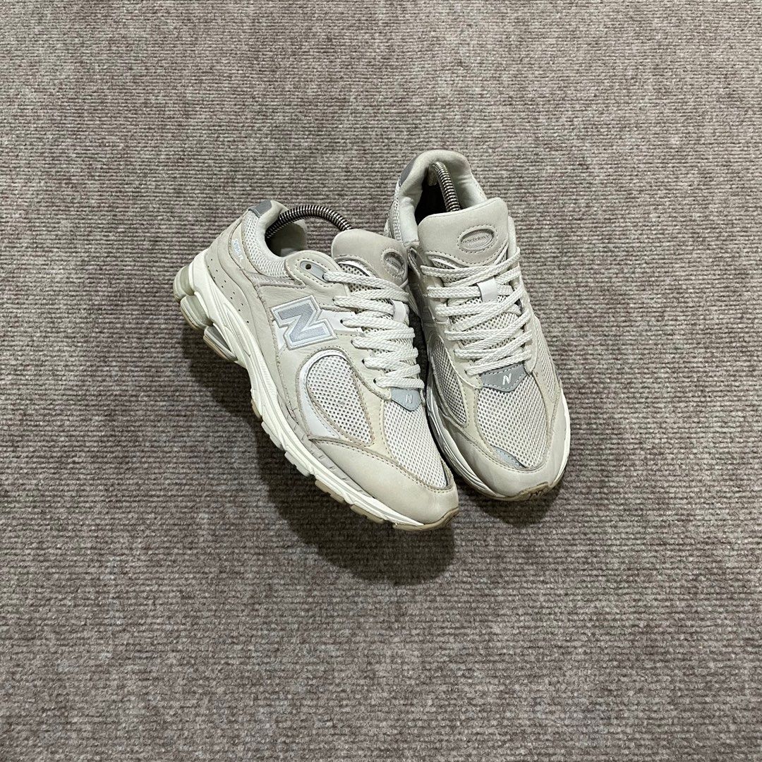 NB2002R Sea Salt (Category: Sneakers) located in Davao. Submitted by 082archive (Listing ID 1367087366, Image 1). Description: Excellent condition 8W/24.5CM.