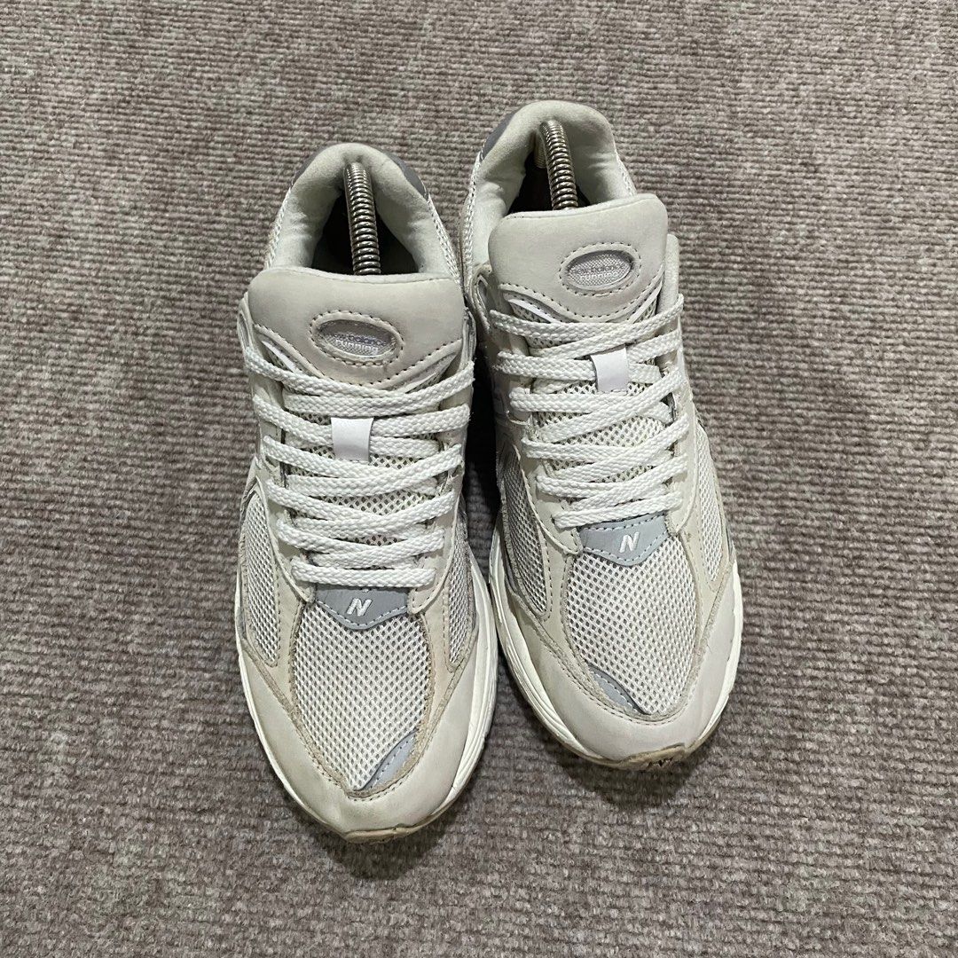 NB2002R Sea Salt (Category: Sneakers) located in Davao. Submitted by 082archive (Listing ID 1367087366, Image 3). Description: Excellent condition 8W/24.5CM.