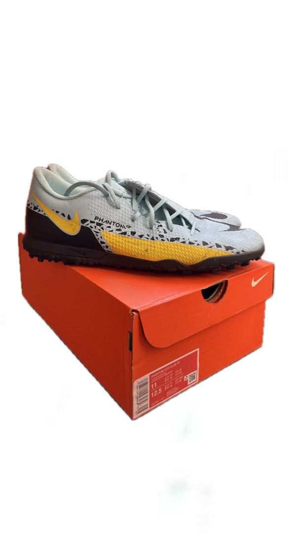 Nike Phantom GT2 Club TF (Category: Sneakers) located in Makati City. Submitted by mr.emvee (Listing ID 1366991794, Image 1). Description: Nike Turf shoes bought last November 2024, used for training and some games. Size 11 and fits a 10.5 with semi wide feet. Needs cleaning only, comes with original box. RFS: Quitting football..
