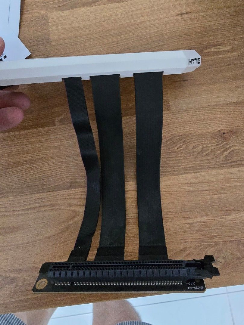 PCIE40 4.0 Luxury

Riser Cable63221803060737111