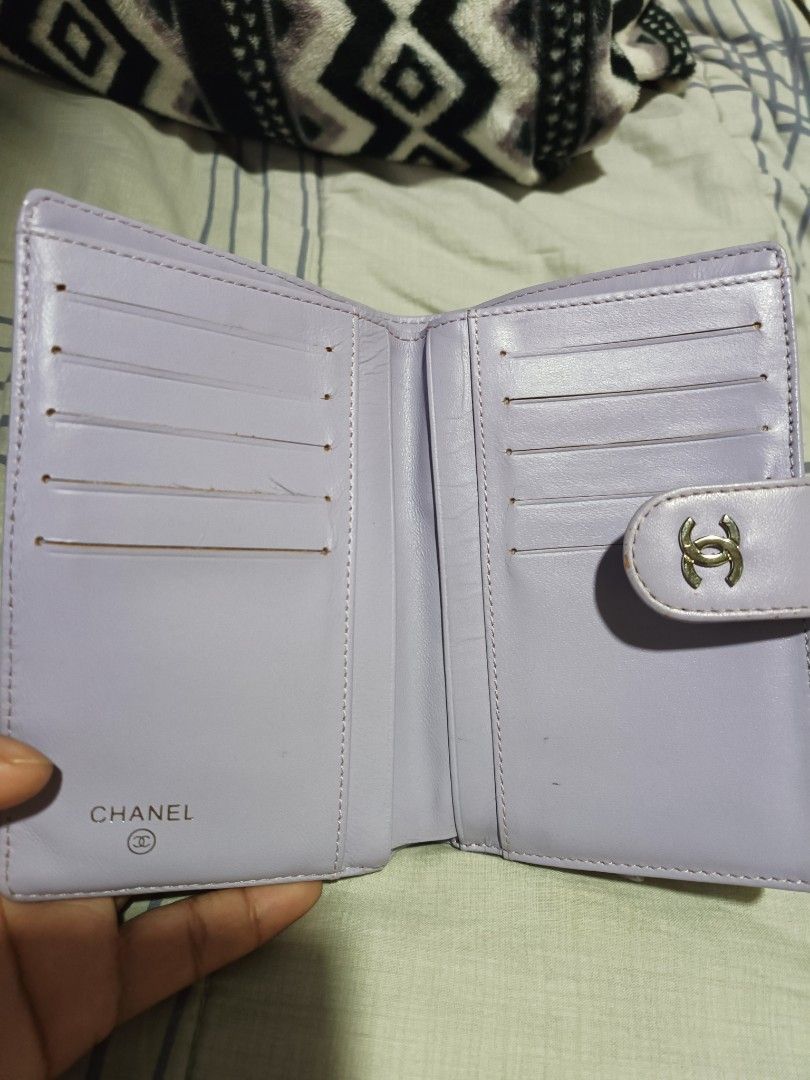 Pre-loved CHANEL Bifold wallet (Category: Luxury Bags & Wallets) located in Pasay City. Submitted by khim1202ma07307 (Listing ID 1367097279, Image 2). Description: Pre-loved CHANEL Bifold wallet.
