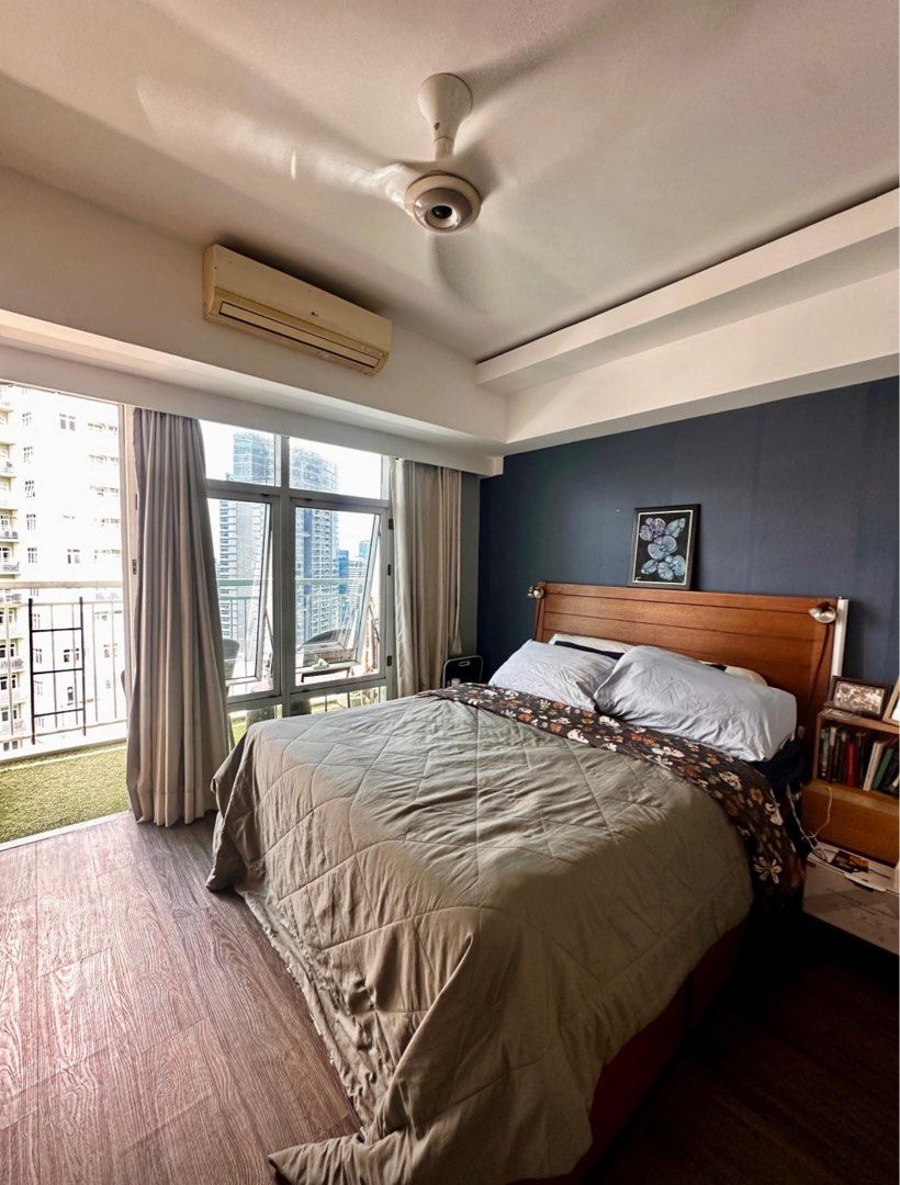 Red Oak Two Serendra (Category: Apartments & Condos) located in Taguig. Submitted by brokerhanstaneo_09178038728 (Listing ID 1366928316, Image 1). Description: 𝐅𝐎𝐑 𝐒𝐀𝐋𝐄: Special 𝟐𝐁𝐑 𝐂𝐨𝐧𝐝𝐨 𝐔𝐧𝐢𝐭 𝐢𝐧 𝐑𝐞𝐝 𝐎𝐚𝐤, 𝐓𝐰𝐨 𝐒𝐞𝐫𝐞𝐧𝐝𝐫𝐚, 𝐁𝐆𝐂 • Floor Area: 111sqm • 2 Bedrooms • 2 Bathrooms •with powder room • Maid’s area with t&B • 1 parking slot • with an EXTRA large terrace (can actually be used as an indoor golf practice a