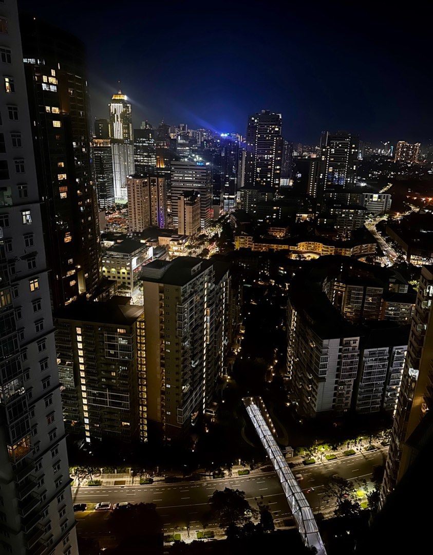 Red Oak Two Serendra (Category: Apartments & Condos) located in Taguig. Submitted by brokerhanstaneo_09178038728 (Listing ID 1366928316, Image 3). Description: 𝐅𝐎𝐑 𝐒𝐀𝐋𝐄: Special 𝟐𝐁𝐑 𝐂𝐨𝐧𝐝𝐨 𝐔𝐧𝐢𝐭 𝐢𝐧 𝐑𝐞𝐝 𝐎𝐚𝐤, 𝐓𝐰𝐨 𝐒𝐞𝐫𝐞𝐧𝐝𝐫𝐚, 𝐁𝐆𝐂 • Floor Area: 111sqm • 2 Bedrooms • 2 Bathrooms •with powder room • Maid’s area with t&B • 1 parking slot • with an EXTRA large terrace (can actually be used as an indoor golf practice a