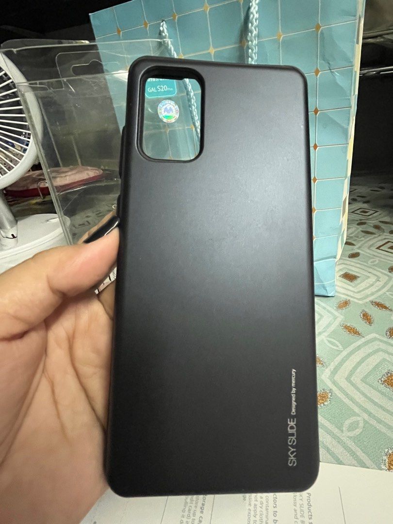 Samsung S20 plus case (Category: Cases & Sleeves) located in Angeles City. Submitted by goodbuysathome (Listing ID 1366981926, Image 2). Description: Gooseperry Sky slide bumper case navy blue Two cards insert Brandnew from Korea Add sf 55 Gcash payment .