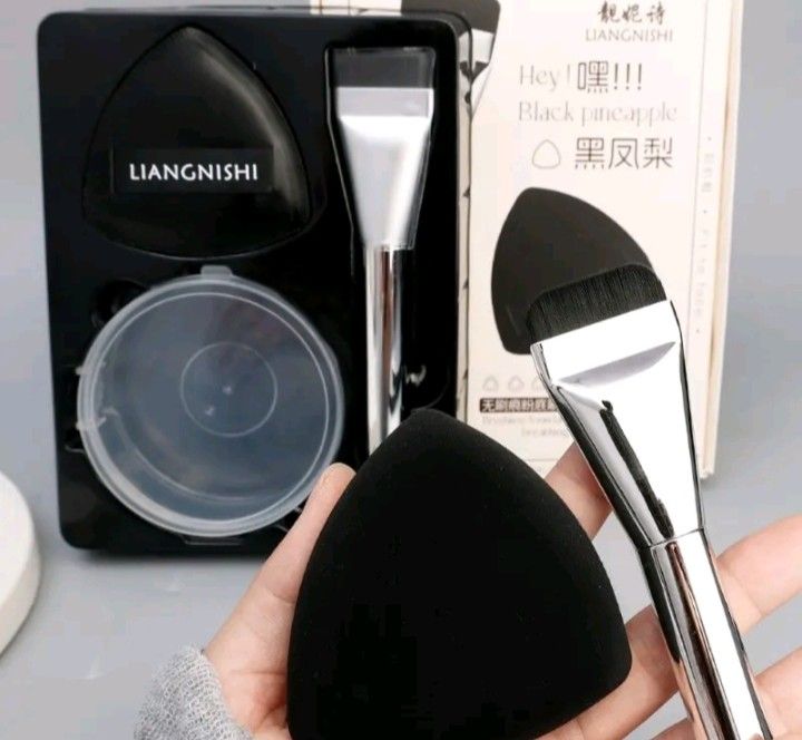 Set Span Makeup (Category: Makeup) located in Shah Alam. Submitted by Hanny_80 (Listing ID 1366993485, Image 1). Description: .