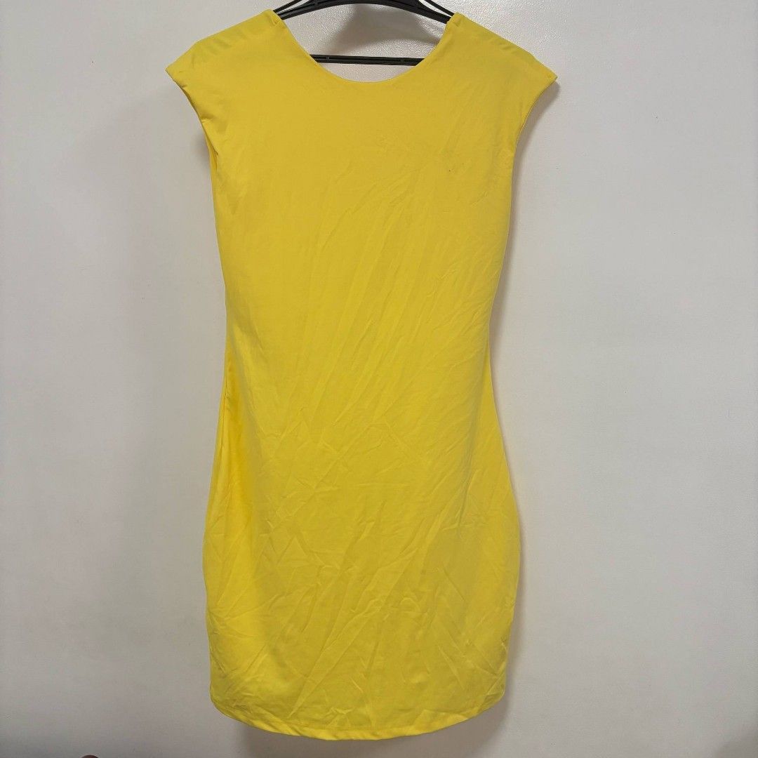 SHEIN Double Linen Bodycon Backless Mini Dress (Category: Dresses) located in Pasig City. Submitted by niniky.a (Listing ID 1366970136, Image 3). Description: SHEIN Double Linen Bodycon Backless Mini Dress • Brand new • Size L • ₱200 (300+ on the app) dm to grab this steal.