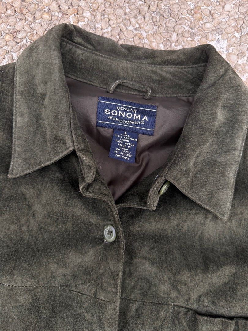 Sonoma Dark Green Suede Overshirt (Category: Coats, Jackets and Outerwear) located in Quezon City. Submitted by though.bare (Listing ID 1367030034, Image 2). Description: Fits L up to XL for Men In good, worn condition. Width : 22" Length : 28" Sleeve : 25" Shoulder : 17" Listings not marked sold/reserved are available for purchase Feel free to send me a DM for inquiries! Payment thru GCash only These are preloved/used items, manage expectations.
