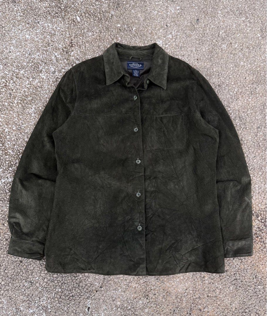 Sonoma Dark Green Suede Overshirt (Category: Coats, Jackets and Outerwear) located in Quezon City. Submitted by though.bare (Listing ID 1367030034, Image 1). Description: Fits L up to XL for Men In good, worn condition. Width : 22" Length : 28" Sleeve : 25" Shoulder : 17" Listings not marked sold/reserved are available for purchase Feel free to send me a DM for inquiries! Payment thru GCash only These are preloved/used items, manage expectations.