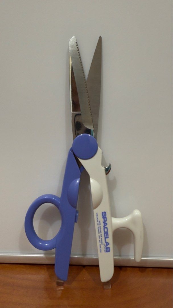 Spacelab Kitchen Super Scissors (Category: Other Kitchenware & Tableware) located in Binangonan. Submitted by c_r_i_s (Listing ID 1367030880, Image 2). Description: Spacelab Kitchen Super Scissors SIZE : 8 1/4 in L Durable construction: Made with high-quality stainless steel, ensuring longevity and resistance to rust. Ergonomic handle: Designed for comfortable handling during use. MULTI FUNCTION : 1 : LOBSTER CUTTER 2 : BOTTLE OPENER 3 : NUTCRACK