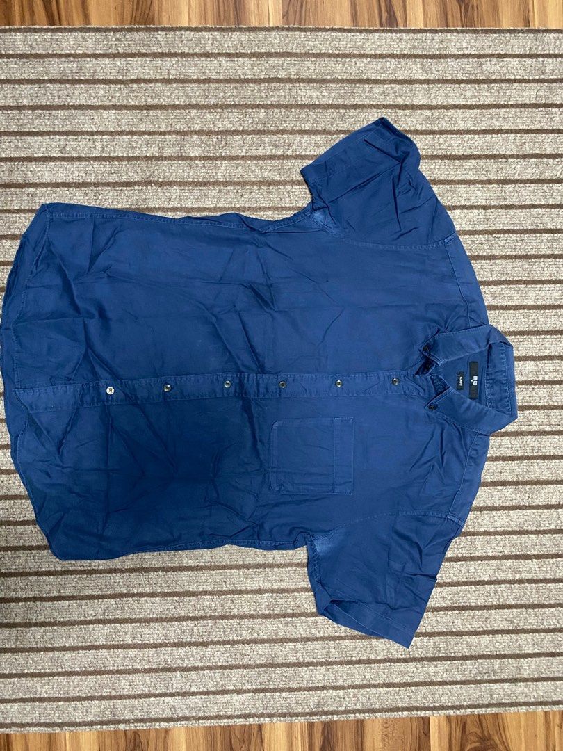 UNIQLO M POLO (Category: Tshirts & Polo Shirts ) located in Marikina City. Submitted by _nathan7 (Listing ID 1367029729, Image 1). Description: .