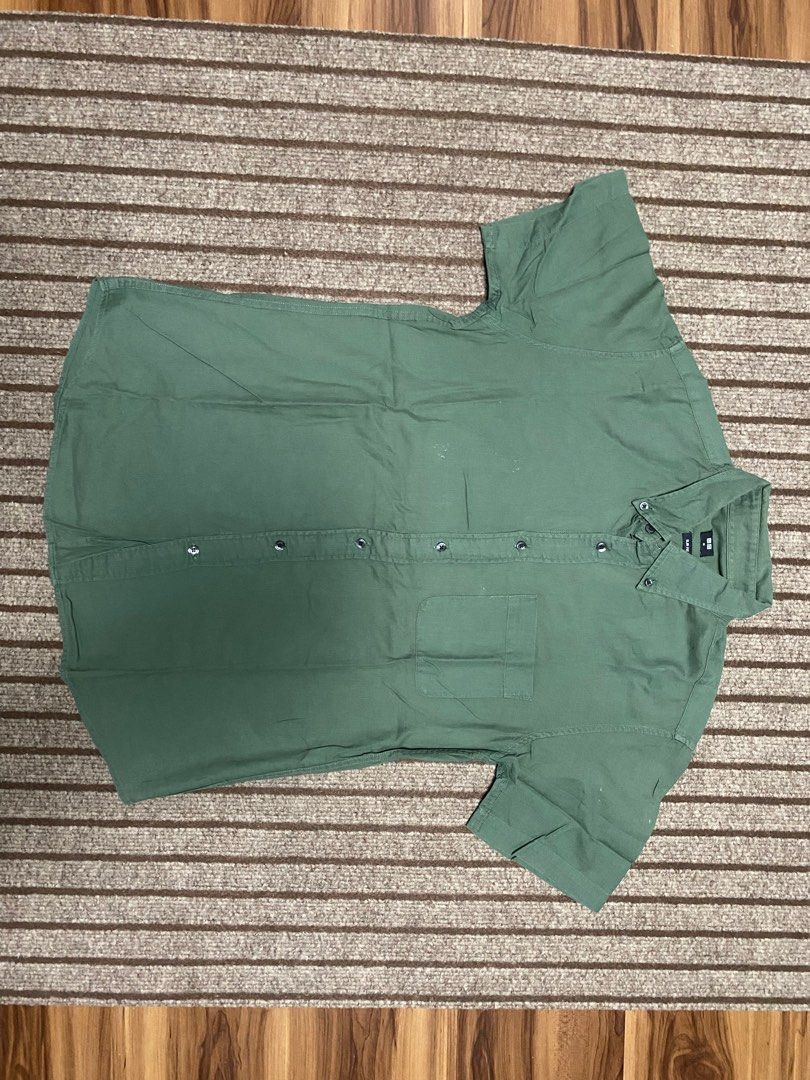 UNIQLO M POLO (Category: Tshirts & Polo Shirts ) located in Marikina City. Submitted by _nathan7 (Listing ID 1367030365, Image 1). Description: .