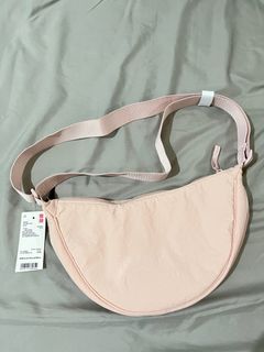 (Kategori: ) berada di . Dikirim oleh heyy.pinky (ID iklan 1366993992, Gambar 1). Deskripsi: .