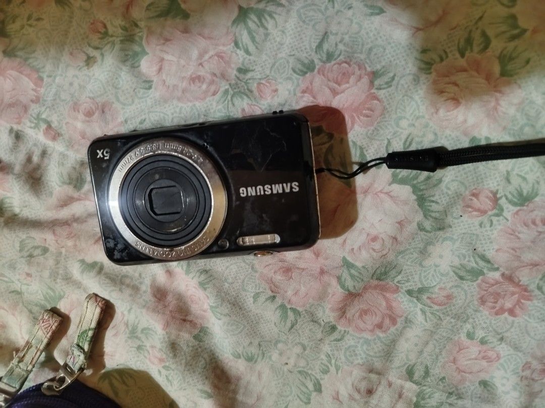 Untested Digital Camera (Category: Cameras) located in Manila. Submitted by elowdie (Listing ID 1366990925, Image 1). Description: Samsung Zoom Lens 4.9-24.5mm 1:3.5-5.9 27mm 12.0 mega pixel.