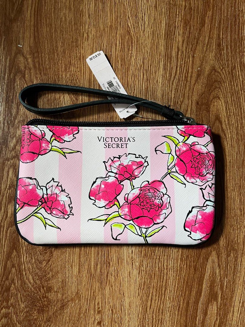 Victoria’s Secret Multi Pattern Wristlet (Category: Purses & Pouches) located in Mabalacat. Submitted by fourthoct (Listing ID 1366966896, Image 1). Description: ⭐️ brand new w/ price tag ⭐️ orig price: $12 = ₱667 ⭐️ can still lower the price if sure buyer :) ⭐️ message me to see photos when worn 📍pampanga 🚚 j&t 🧾 gcash.