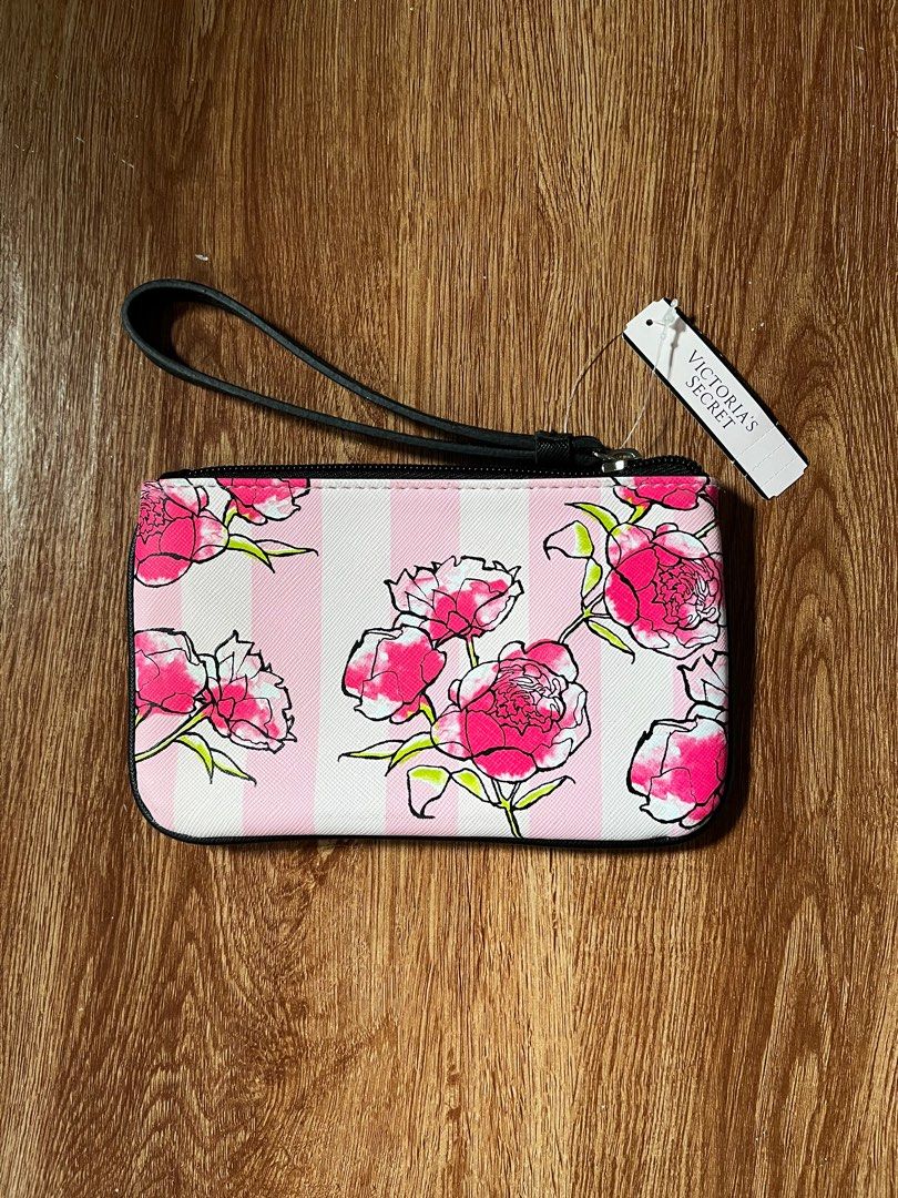 Victoria’s Secret Multi Pattern Wristlet (Category: Purses & Pouches) located in Mabalacat. Submitted by fourthoct (Listing ID 1366966896, Image 3). Description: ⭐️ brand new w/ price tag ⭐️ orig price: $12 = ₱667 ⭐️ can still lower the price if sure buyer :) ⭐️ message me to see photos when worn 📍pampanga 🚚 j&t 🧾 gcash.