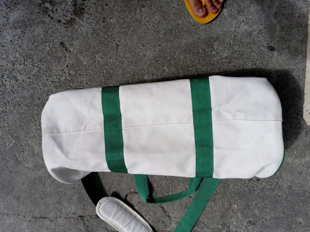 Vintage Lacoste Duffle bag (Category: Luxury Bags & Wallets) located in Manila. Submitted by vintagethrifter29 (Listing ID 1366919464, Image 3). Description: measurements 14 top to bottom 29 width left to right issue Yung mga bakal na part may mga minimal na kalawang maalis pa Naman kung magaling ka mag tanggal all in good condition 😊 message me for more info.