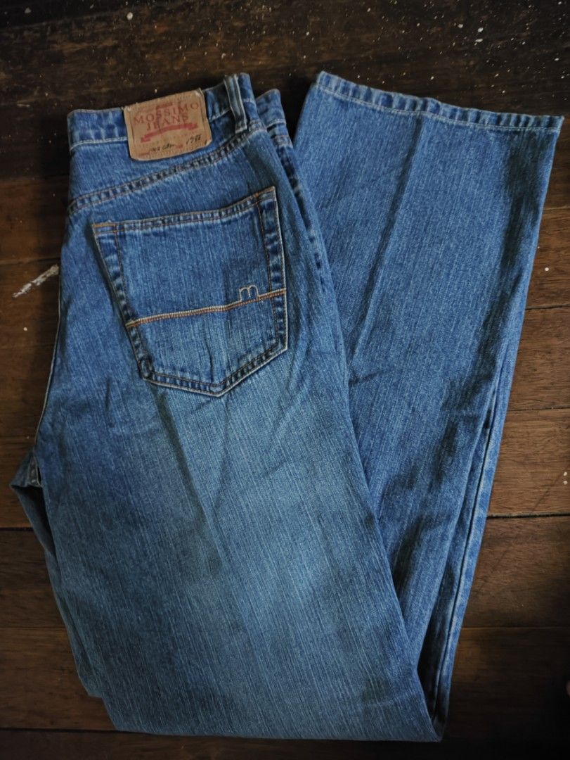 VINTAGE MOSSIMO JEANS (Category: Jeans) located in Makati City. Submitted by nthy06 (Listing ID 1366957667, Image 1). Description: VINTAGE MOSSIMO JEANS (31w x 43L) 9 LEG OPENING NEED WASH ONLY GOOD CONDITION.