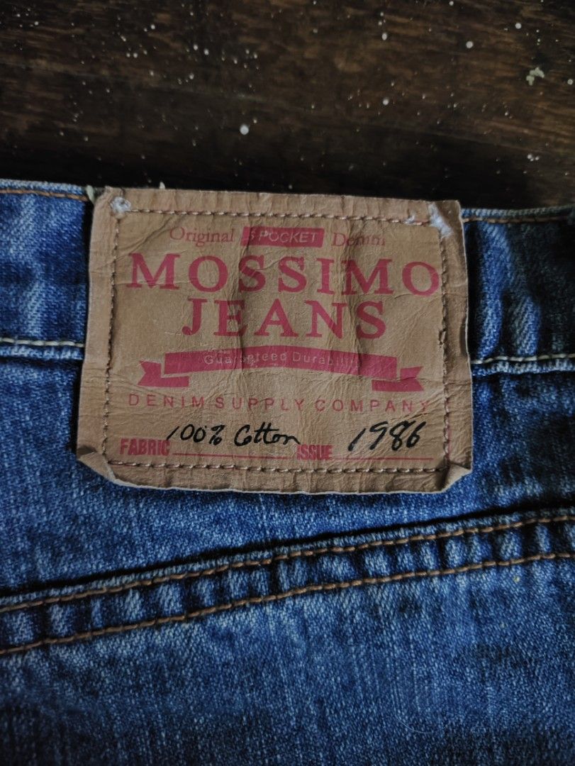 VINTAGE MOSSIMO JEANS (Category: Jeans) located in Makati City. Submitted by nthy06 (Listing ID 1366957667, Image 2). Description: VINTAGE MOSSIMO JEANS (31w x 43L) 9 LEG OPENING NEED WASH ONLY GOOD CONDITION.