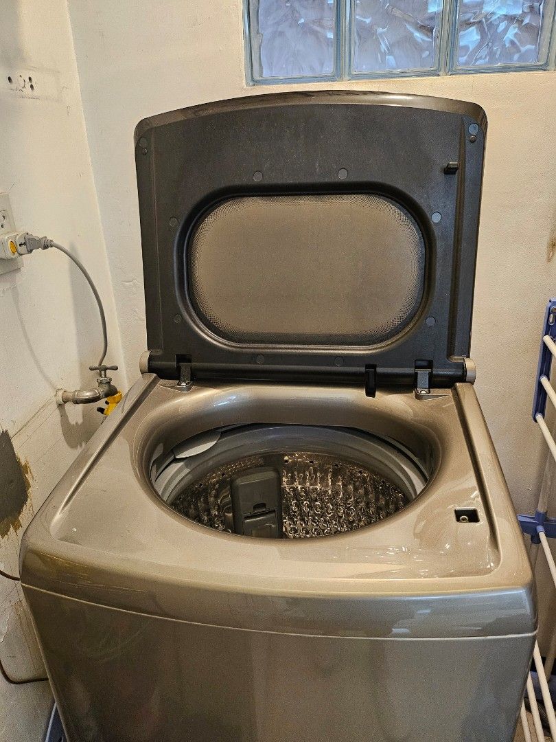 Whirlpool Washing Machine Inverter 12kg (Category: Washing Machines and Dryers) located in Quezon City. Submitted by jessiesells (Listing ID 1366996164, Image 2). Description: Whirlpool wvmd1208bhg 12 kg inverter Comes with manuals and hoses original price is 35k more info here: https://www.whirlpool.com.ph/wvmd1208bhg.html RFS: upgrading to washer dryer Item is in New Manila.