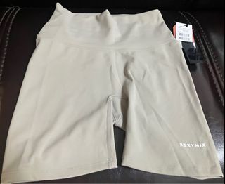 （分類：）位於 。 由 dm334 提交（商品編號 1367063250，圖片 1）。簡介： 。